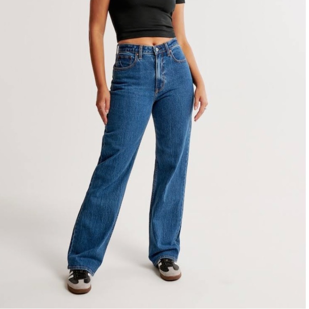 Abercrombie & Fitch The 90’s Relaxed Jean High Rise